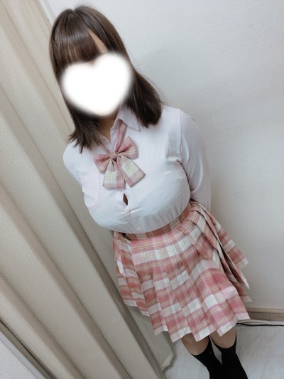 みみ エステ🉑なりたて🏫天然超乳地下ドル系さんの写真