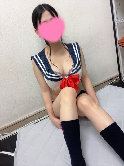りょう【エステ専門】ガチウブ従順細身天然爆乳さんの写真