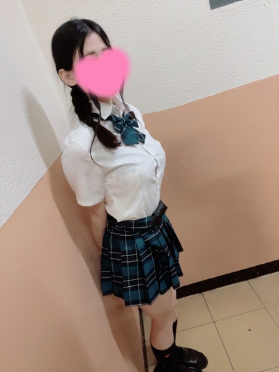りょう【エステ専門】ガチウブ従順細身天然爆乳さんの写真